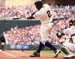DENARD SPAN SIGNED 8X10 PHOTO TWINS COA - Picture 1 of 1