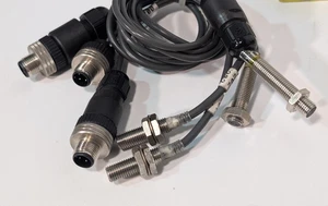 3 Stück Omron M12 Verbindungskabel mit E2E X1R5E1, E3HT DS3E1, E2E X8MD1 Sensoren - Bild 1 von 3