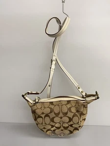 Borsa a tracolla Coach in tela beige modello all over, elegante, unisex - Foto 1 di 7