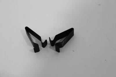 Clips de fijación para molduras de alfombra lateral Seat Leon 1P Avant x2 4B0867276A Foto 1 de 4