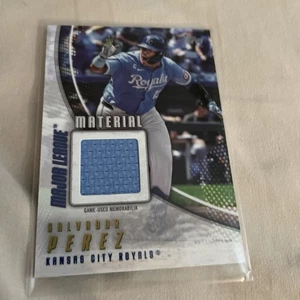 2025 Topps Serie 1 - Materiale Major League Salvador Perez #MLM-SP (MEM) - Foto 1 di 2