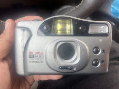 Bell & Howell BF 905 Big Finder Auto Focus Red Eye Reduction 35mm Camera - Image 1 of 4