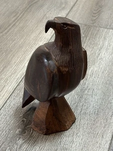 Escultura de águila rapiña tallada a mano de madera de hierro de 6,5"" - Imagen 1 de 9