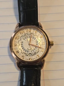 Nice AKRIBOS XXIV Gold Tone Quartz Men's Traveler Watch w/Date Needs Battery - Picture 1 of 5