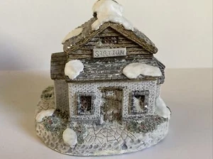 Casas de Tren Navidad en el Campo Estación Coleccionable Serie 4.5" - Imagen 1 de 9