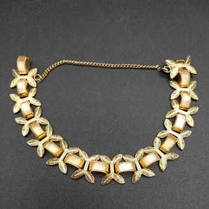 Vintage Pretty Gold Tone Bracelet with Opalescent White/Yellow Lucite J32 - Picture 1 of 6