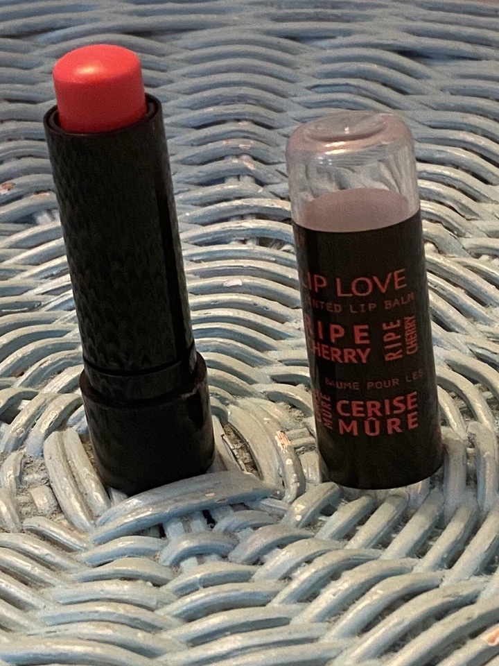 “Lip Love” de Style Essentials Nuevo bálsamo labial maduro tintado cereza NUEVO Foto 1 de 2