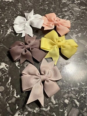 Lot of 5 NEW Girls Pinwheel Hair Clip Bows - White, Peach, Brown,  Taupe, Yellow - Image 1 of 3