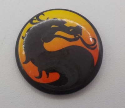 VRG Mortal Kombat Sega Genesis Arcade 1992 Promo Mini Pin Botón - VERDADERA Promo Foto 1 de 4