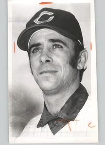 Foto de prensa de 1971 jugador de béisbol de los indios Cleveland Steve Mingori vintage - Imagen 1 de 2