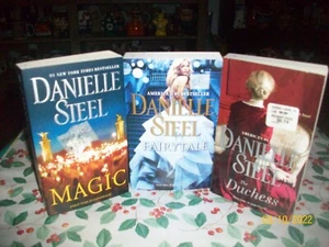 Lot of 3 Danielle Steel Romantic Suspense Books paperback - Bild 1 von 5