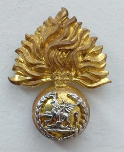 Royal Regiment Of Fusiliers Vintage Military Brass Cap Badge. A1-19 - Foto 1 di 3