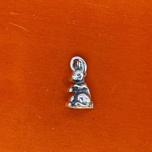 Retired James Avery Sterling Silver Detailed Cotton Tail Bunny Rabbit Charm - Picture 1 of 3