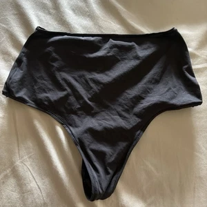 Tanga de cintura alta Skims Fits Everybody Onyx XL NUEVO CON ETIQUETAS - Imagen 1 de 5