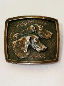VINTAGE MESSING GÜRTELSCHNALLE MIT 2 JAGDHUNDEN VON BERGAMOT BRASS WORKS IN USA-1975 - Bild 1 von 3