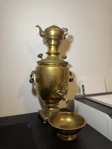 PRACHTVOLLER WWII VETERAN OWNED Vintage Russian Brass 211/2" Samowar (Not Polished) - Bild 1 von 20