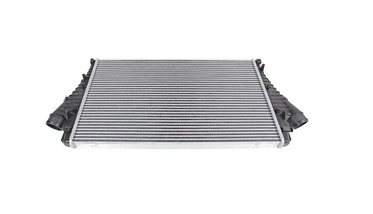 Intercooler para 2006-2009 Saab 9-3 Turbo 2.0L L4 GAS DOHC PN# 87348019 ProParts - Imagem 1 de 1