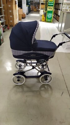 Vendo carrozzina Inglesina del 2000 colore blù - Immagine 1 di 4