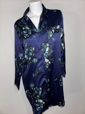 Camisa para dormir APT.9 azul marino floral satinado para mujer talla mediana Foto 1 de 4