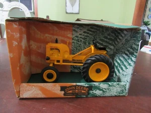 SPECCAST 1/16 JOHN DEERE 1941-1446 MODEL LT TRACTOR - NIB - NEVER DISPLAYED - Picture 1 of 9