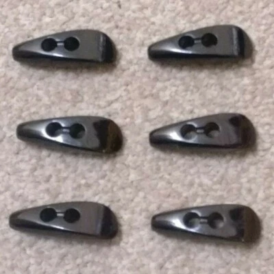 BLACK SHINY PLASTIC TOGGLES 1½" 4cm LONG 2 HOLES  - Image 1 of 4
