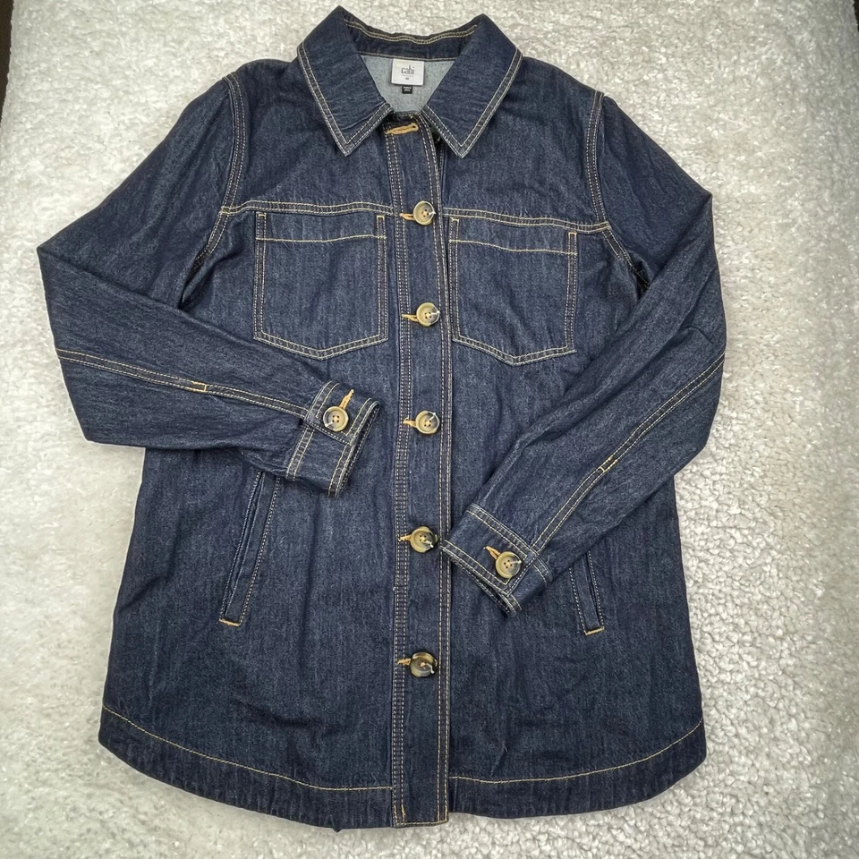 Chaqueta de mezclilla Cabi Freedom lavado enjuague oscuro para mujer mediana Foto 1 de 4