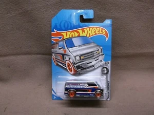 HOT WHEELS 2019 #23 CHROME CUSTOM 77 DODGE VAN SHAGGING WAGON HOTEL ON WHEELS - Picture 1 of 3