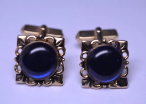 VINTAGE SWANK BLUE PLASTIC CABOCHON CUFFLINKS IN FANCY SQUARE SETTING - Picture 1 of 3