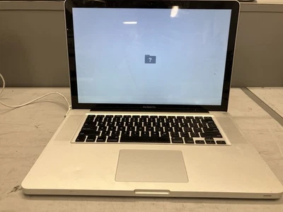 MacBook Pro 15 pulgadas finales de 2008 - sin batería sin disco duro Foto 1 de 4