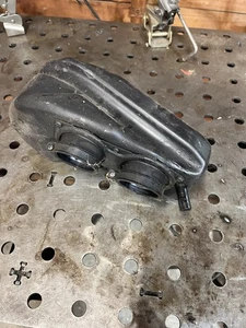 98 - 09 YAMAHA XVS650 V STAR 650 CLASSIC AIRBOX INTAKE PLASTIC TOP - Picture 1 of 6