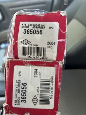 NOVO Conjunto de Pares de 2 Cartuchos de Apoio de Suspensão Frontais KYB Excel-G Para Nissan 300ZX 1984-1989 - Imagem 1 de 2