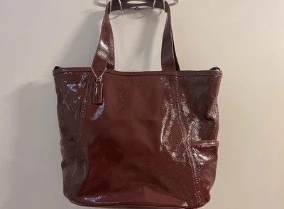 Сумка с короткими ручками Cole Haan Deep Red/Berry Patent большая - Изображение 1 из 4