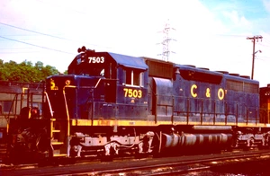 DUPLICATO SLIDE KODACHROME CHESAPEAKE & OHIO SD-40 #7503 CLEVELAND, OH 6/7/82 - Foto 1 di 1
