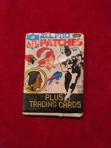 🏈RARE 1977 Fleer NFL ALL PRO Patches PLUS Teams In Action🏈Unopened Wax Pack oc - Picture 1 of 7