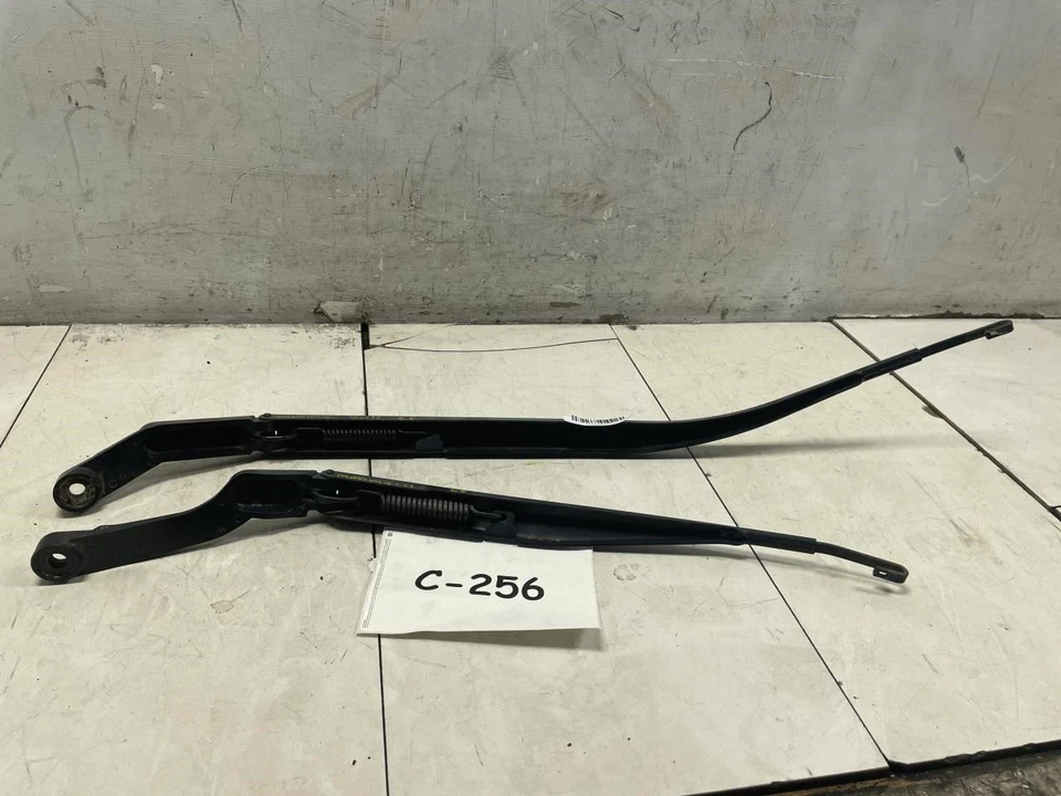 Nissan Máxima 2011 brazos limpiaparabrisas delantero izquierdo y derecho OEM  Foto 1 de 4