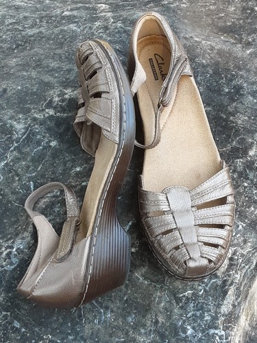 Sandali Clarks Collection donna 9 cinturini fibbia rame metallizzato