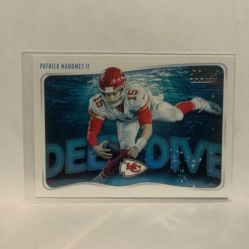 DD-PM Patrick Mahomes II Deep Dive Kanssas City Chiefs 2020 Score Football Card  - Image 1 of 2