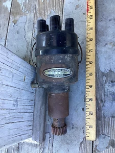 vtg. 6 cyl. auto-lite ignition distributor IAD 4006A maybe Jeep? Parts or resto. - Picture 1 of 6