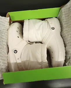 CROCS CLASSIC LINED NEO PUFF BOOT - White - Shoes Size M10/W12 - Picture 1 of 2