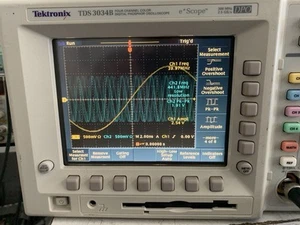 Calibrated Tektronix TDS 3034B Portable Digital Oscilloscope 300MHz 4CH 2.5GSa/s - Picture 1 of 11