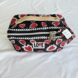 Bolso de Cosméticos Brighton Hearts A Flutter Nuevo con Etiquetas Corazones San Valentín Regalo Amigo - Imagen 1 de 7