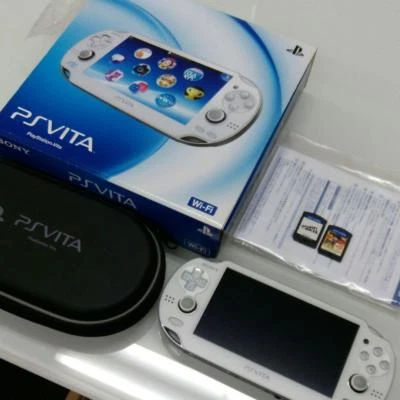 PS Playstation vita game console Wi-Fi model CRISTAL WHITE PCH-1000 ZA02 used - Image 1 of 3