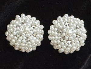2 Vtg La Mode Ornate Buttons White Pearls & Rhinestones w/Gold Tone Mult. Sz 2L - Picture 1 of 12