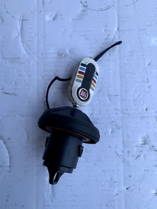 FIAT 500 TAPA COMBUSTIBLE BLOQUEO CON LLAVE 1.2 GASOLINA MANUAL (2007-2015) - Imagen 1 de 13