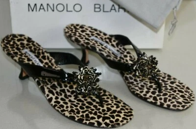 NUEVO Manolo Blahnik AFRISEA Sandalia Mules Toboganes Poni JOYAS Negro Blanco 38.5 Foto 1 de 4
