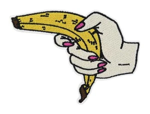 Funny Bananen Pistole Patch zum Aufbügeln | Witzige Frauen Hand Obst Aufbügler - Picture 1 of 5