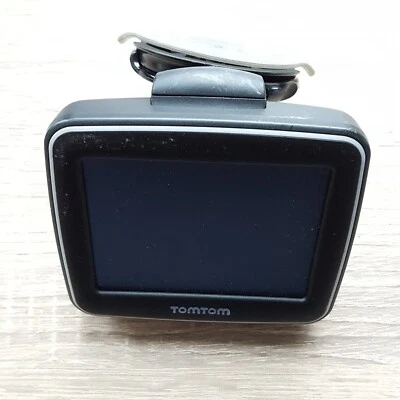 TomTom Navigationsgerät 1EX00 mit Halterung  (Ersatzteil, ungeprüft, defekt) - Bild 1 von 4