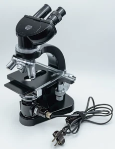 Vintage ERNST LEITZ WETZLAR MicroScope with 3 Objectives - Picture 1 of 22