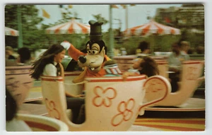 Postkarte Goofy dreht eine Runde in Disney World Orlando, FL Mad Tea Party - Bild 1 von 2