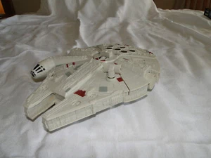 Hasbro 2015 Star Wars Micro Machines Millennium Falcon Play envío - Imagen 1 de 6